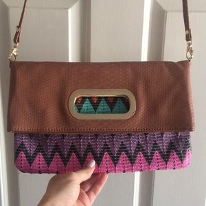 Aldo clutch w removable strap